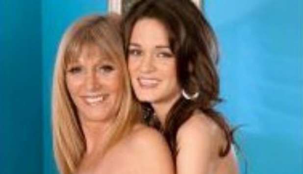 Sexxxtons Mamma e Figlia Hot (Video) Sexxxtons Mamma e Figlia Hot (Video)