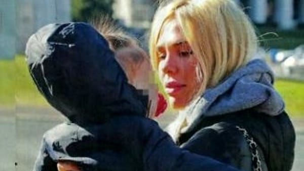 Ilary Blasi tenera mamma con Isabel : In arrivo il quarto figlio? Ilary Blasi tenera mamma con Isabel : In arrivo il quarto figlio?