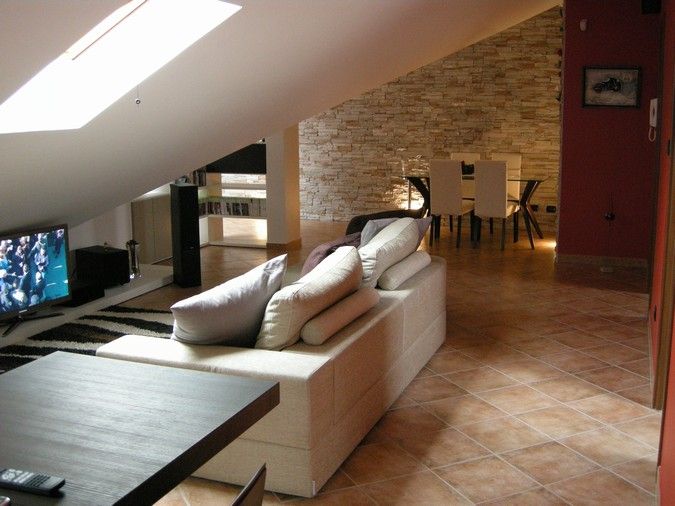 Arredare mansarda bassa ~ idea creativa della casa e dellinterior ... Arredare una mansarda bassa