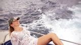 Barbara D'Urso in topless in piscina... su instagram Barbara D'Urso in topless in piscina... su instagram