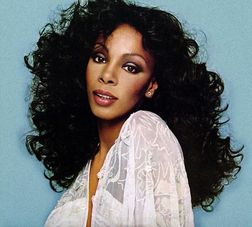 Addio a Donna Summer, la regina della disco music Addio a Donna Summer, la regina della disco music