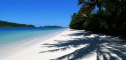 Naufragio : La vacanza su un' isola deserta Naufragio : La vacanza su un' isola deserta