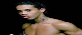 SPUNTA FUORI IL VIDEO HARD DI RONALDINHO E IL WEB IMPAZZISCE.