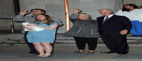 Chelsea Clinton lascia l'ospedale per raggiungere la lussuosa casa da 10 milioni di dollari Chelsea Clinton lascia l'ospedale per raggiungere la lussuosa casa da 10 milioni di dollari
