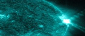Iperzoom - Tempesta Solare AR 1476 : Ultimo brllamento visibile Iperzoom - Tempesta Solare AR 1476 : Ultimo brllamento visibile