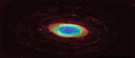 Hubble scruta la forma della Nebulosa Anello