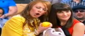 Quelli che... Una sorpresa per Francesca Pascale (Virginia Raffaele) Quelli che... Una sorpresa per Francesca Pascale (Virginia Raffaele)
