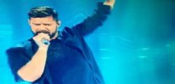 Sanremo 2017 : Ricky Martin sul palco dell'Ariston - Video