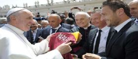 COPPA ITALIA - L'AS Roma si avvicina alla finale tra Papa Francesco e le polmiche sul nuovo logo