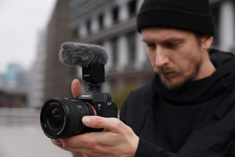 sony FE PZ 16-5 mm F4