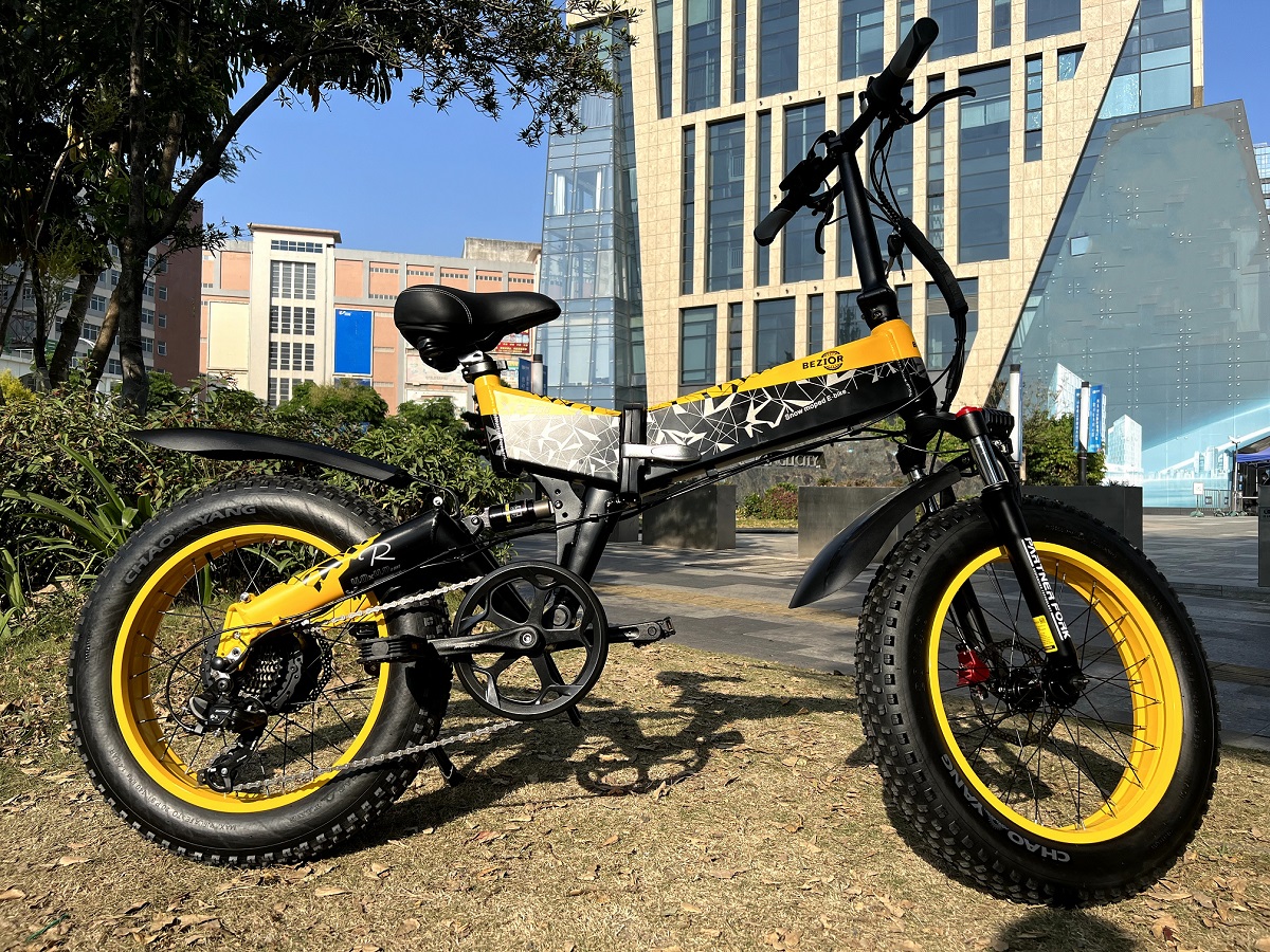 BEZIOR XF200: Esplorando Nuove Frontiere con la Bicicletta Elettrica Potente e Versatile