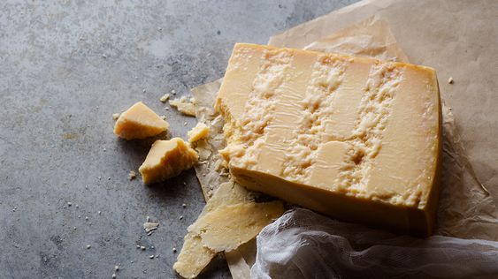 Formaggio Parmigiano: nutrienti e benefici