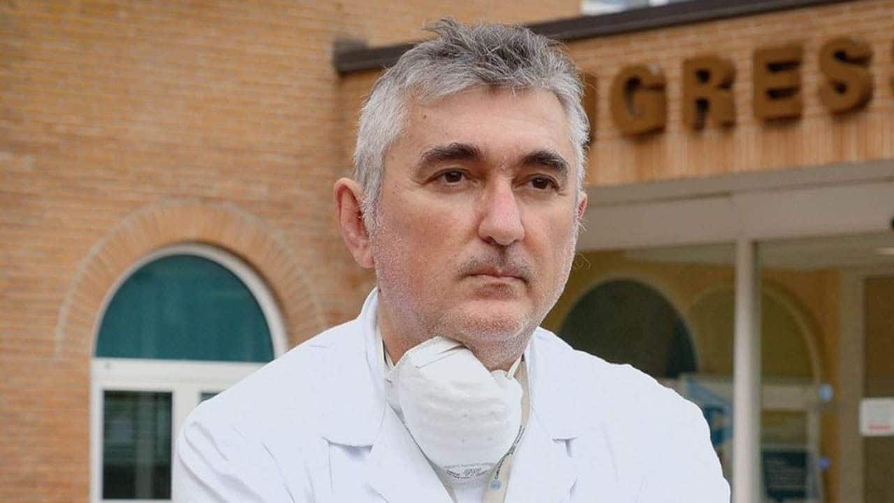 Coronavirus, la rabbia di De Donno: “tutto resta in mano a scienziati prezzolati” Coronavirus, la rabbia di De Donno: “tutto resta in mano a scienziati prezzolati”