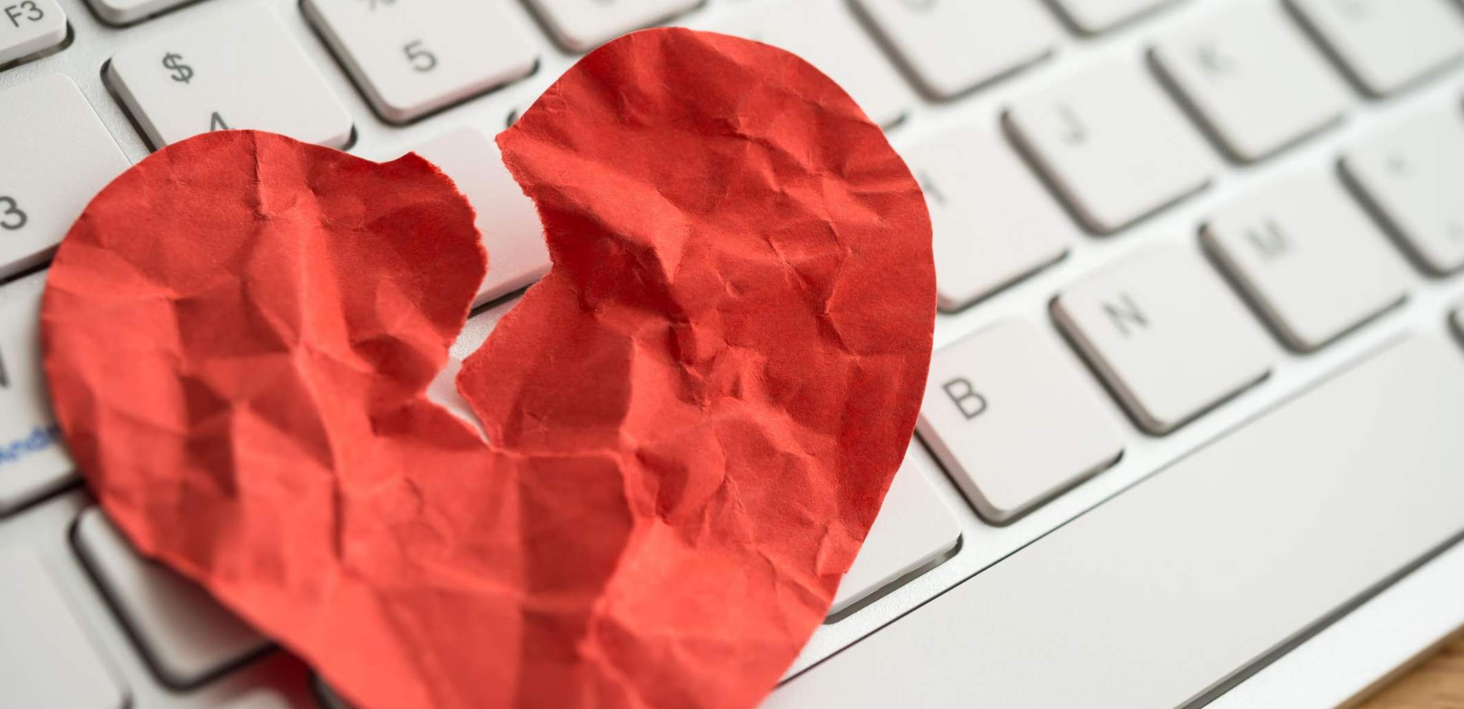 Romance Scam? Preoccupano “i flirt online con sconosciuti”