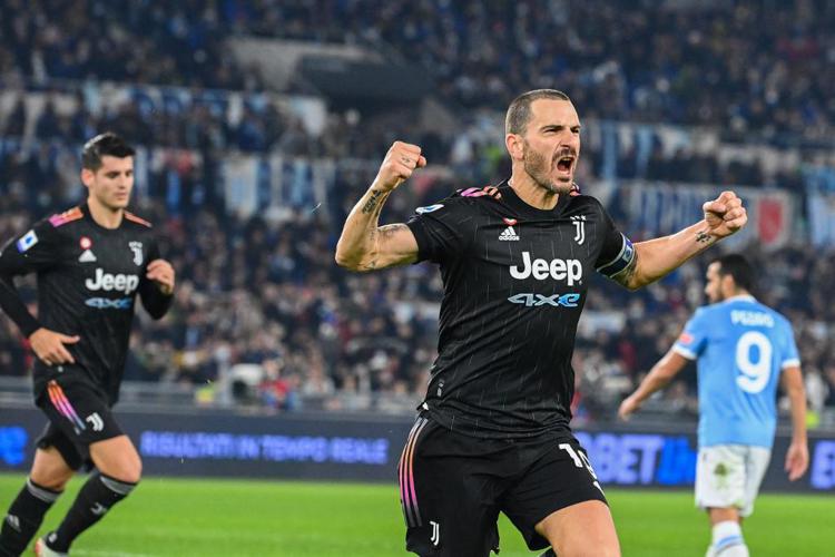 Lazio-Juventus 0-2 una doppietta di Bonucci su rigore regala tre punti a Allegri