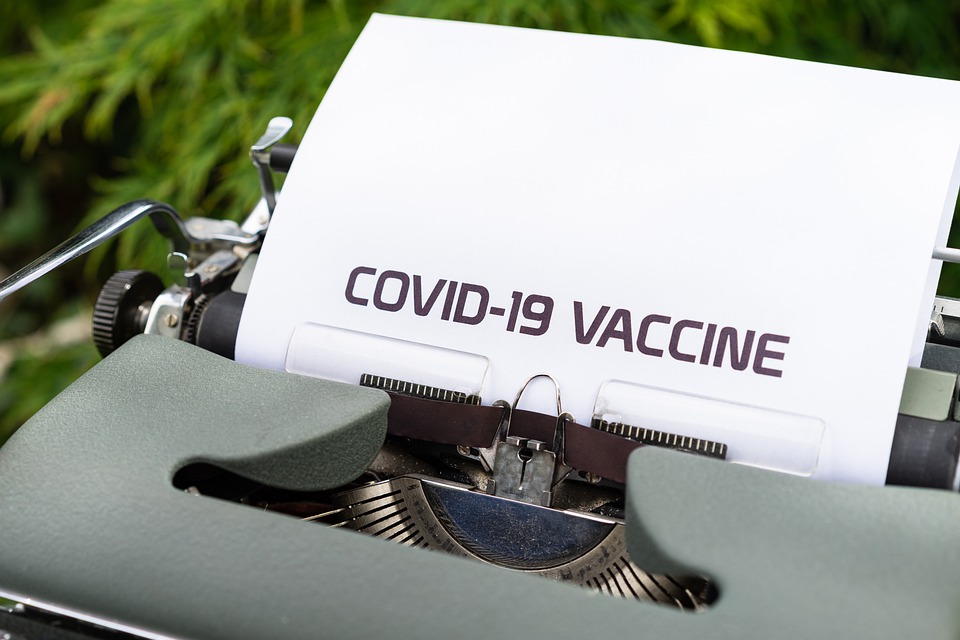 Arrivano i primi dati sulle reazioni ai vaccini anti-Covid