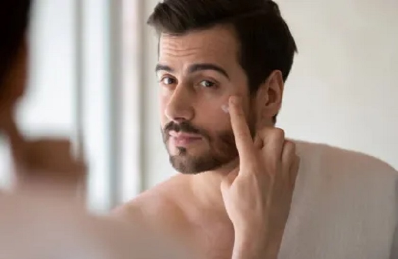 Occhiaie Uomo, Perchè Scegliere Cosmetici Naturali per Eliminarle?
