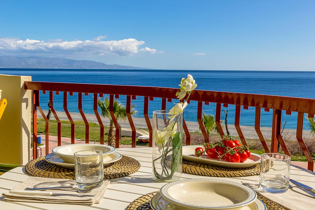 Vivere in riva al mare: la scelta per una vita sana e felice