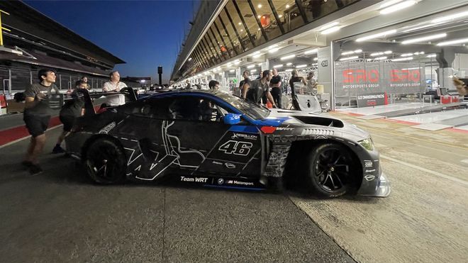 Valentino Rossi prova la sua nuova BMW GT sul Circuito di Barcellona