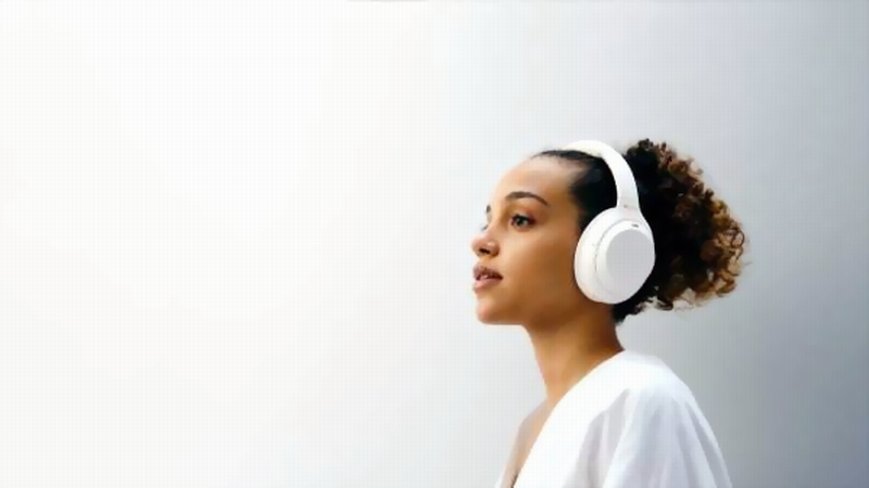 Sony presenta le cuffie WH-1000XM4 in edizione limitata Silent White