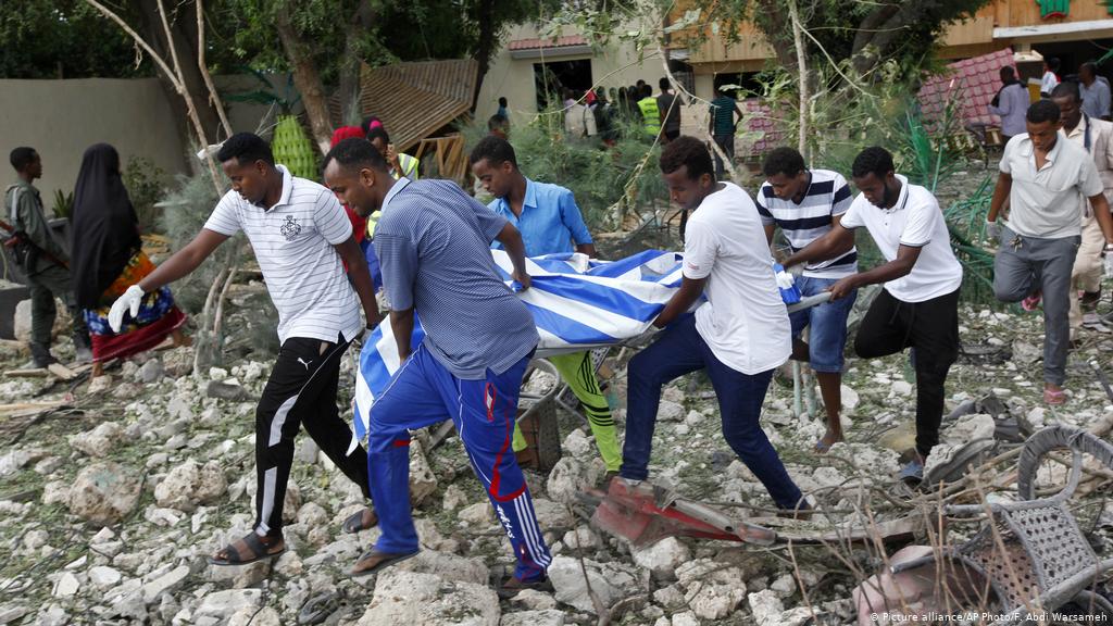 Somalia nel terrore per un attacco kamikaze in un ristorante