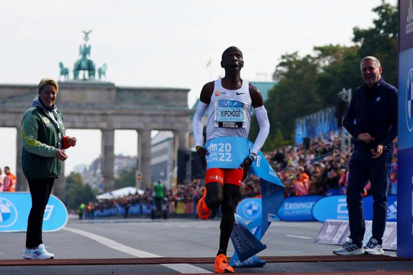 Eliud Kipchoge : INCREDIBILE  RECORD DEL MONDO nella Maratona a Berlino