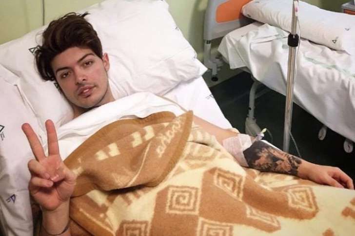 Stash dei The Kolors in ospedale :Tranquilli è tutto ok Stash dei The Kolors in ospedale :Tranquilli è tutto ok