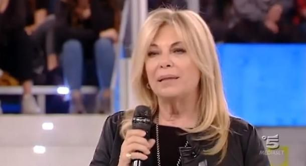 Buon Natale! Rita Dalla Chiesa contro la sindaca Virginia Raggi