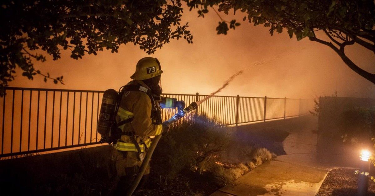 Rogo Los Angeles : un morto, case bruciate