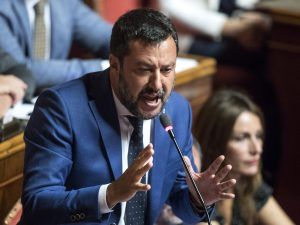 Crisi di governo, cala la Lega al 36% ma il centrodestra vicino al 50%