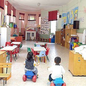 Prato, morsi e graffi in una scuola materna : Bimbi terrorizzati dai compagni violenti Prato, morsi e graffi in una scuola materna : Bimbi terrorizzati dai compagni violenti