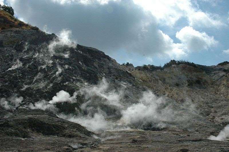 Rischio di un'eruzione del vulcano Campi Flegrei? Rischio di un'eruzione del vulcano Campi Flegrei?