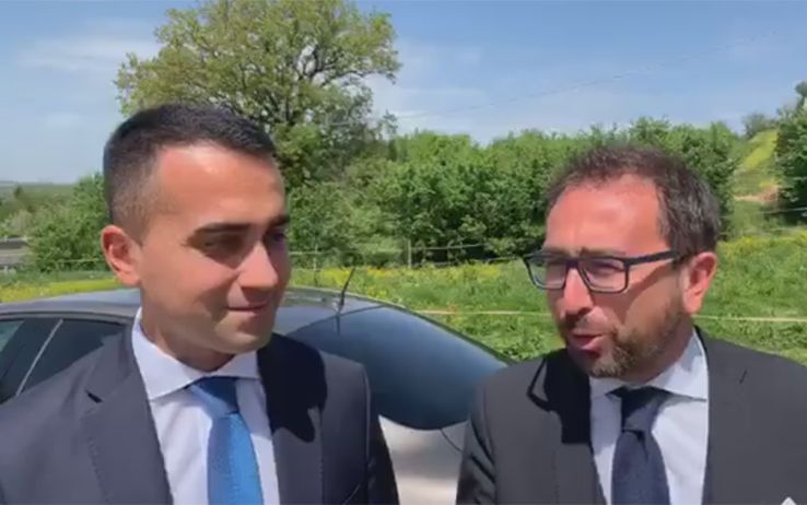 Conoscete un carrozziere! Incidente per Di Maio e Bonafede, tamponata la loro auto