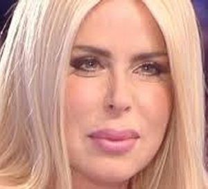 Loredana Lecciso ha paura di farsi vedere senza trucco al Gf Vip