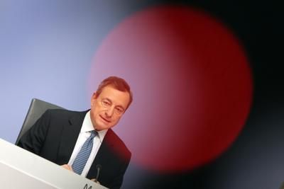 Draghi : ancora rischi, giù Pil Eurozona