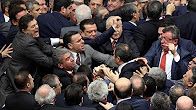 Rissa nel Parlamento turco durante voto su riforma costituzionale Rissa nel Parlamento turco durante voto su riforma costituzionale