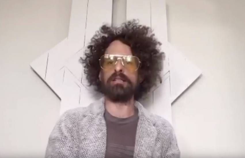 Morto suicida Isaac Kappy! Accusò Hollywood di pedofilia