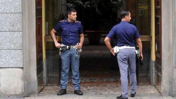 Lite Anagrafe a Roma : Per difendere la moglie stacca orecchio a morsi a un uomo Lite Anagrafe a Roma : Per difendere la moglie stacca orecchio a morsi a un uomo