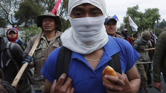 Ecuador, Il presidente ordina il coprifuoco dopo gli scontri