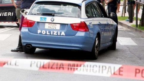 Spari in strada a Roma : Due feriti dopo una lite per motivi di viabilità lungo la Cassia Bis Spari in strada a Roma : Due feriti dopo una lite per motivi di viabilità lungo la Cassia Bis