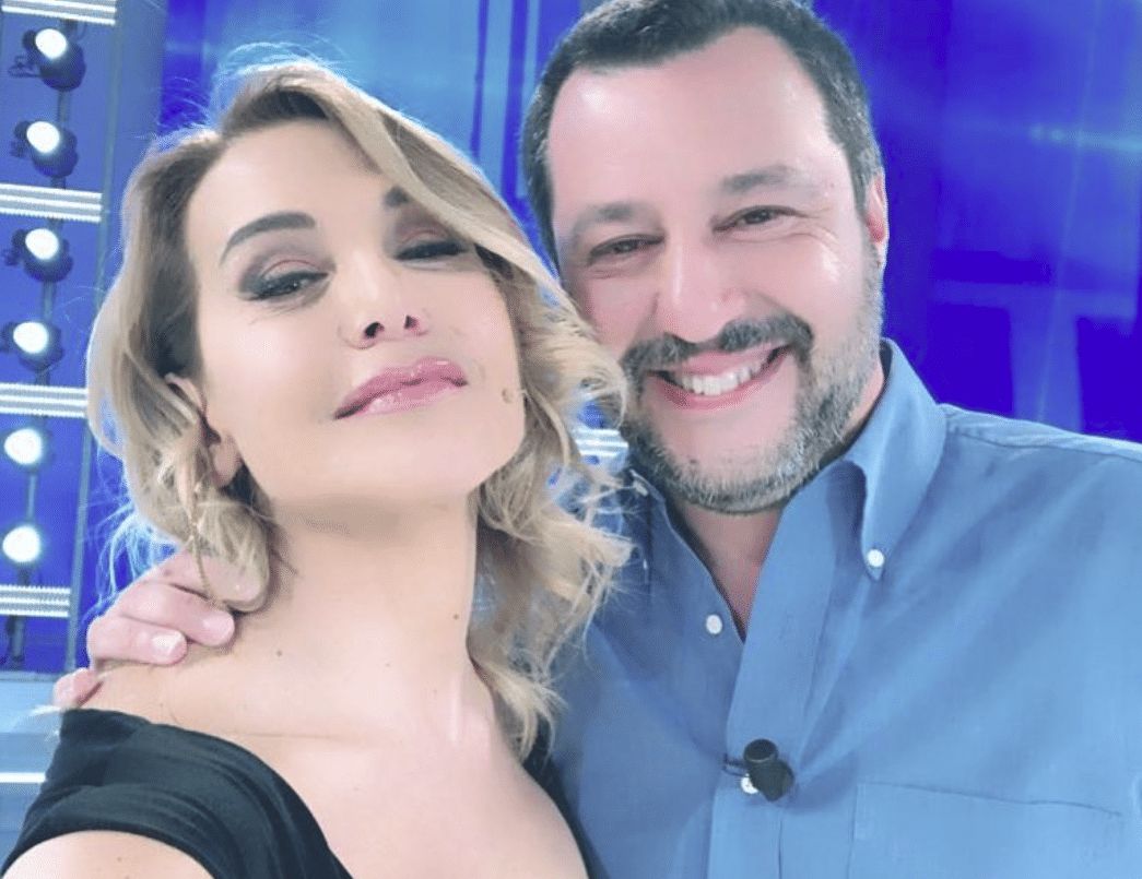 La mossa inaspettata! Matteo Salvini a Live – Non è la D’Urso
