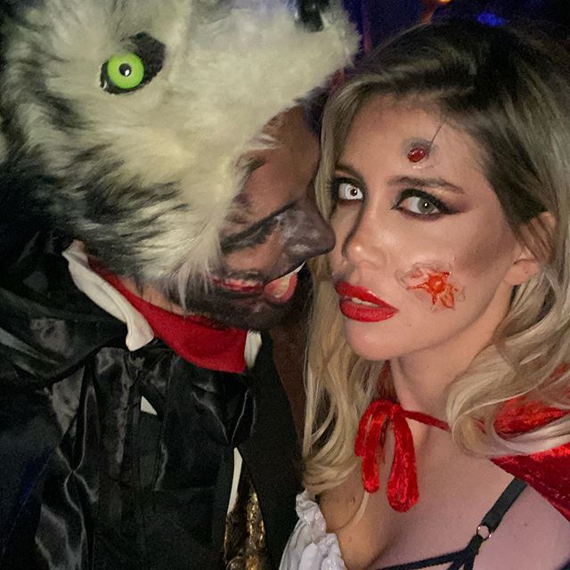 Wanda Nara in versione Cappuccetto Rosso: follower in delirio su Instagram