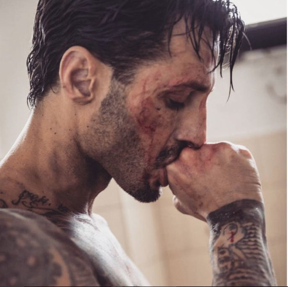 Fabrizio Corona rischia di tornare in carcere, ha postato foto e video Fabrizio Corona rischia di tornare in carcere, ha postato foto e video