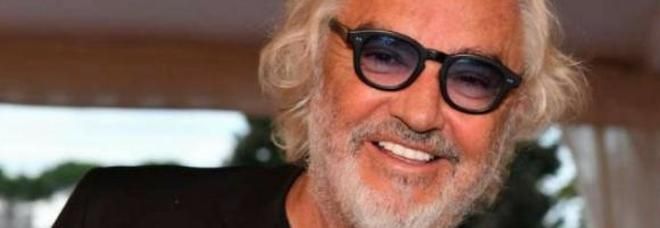 Flavio Briatore : Il Sud e reddito di cittadinanza? Una follia, li paghiamo per stare sul divano Flavio Briatore : Il Sud e reddito di cittadinanza? Una follia, li paghiamo per stare sul divano
