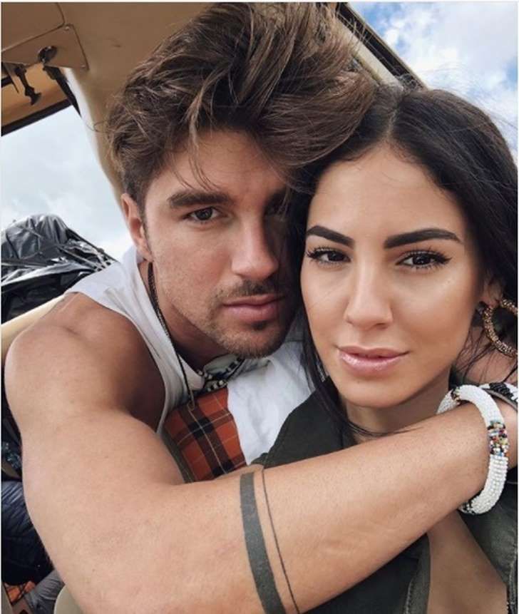Giulia De Lellis e Andrea Damante si sono lasciati! Ecco il Video Giulia De Lellis e Andrea Damante si sono lasciati! Ecco il Video