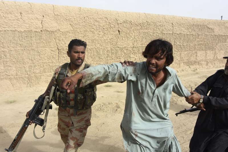 Pakistan : kamikaze fa strage, 132 morti Pakistan : kamikaze fa strage, 132 morti