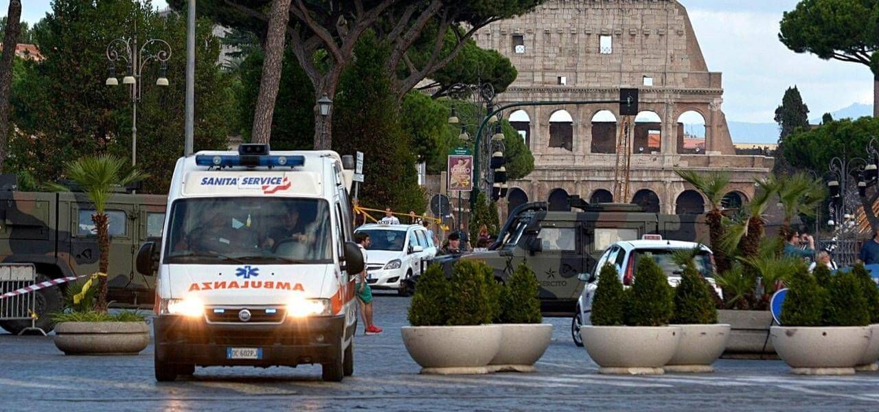 Roma, bambino precipita dal quinto piano : gravissimo