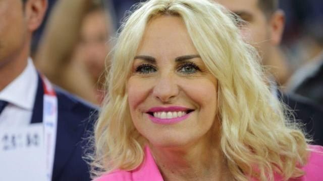 Non sembra più lei! Antonella Clerici si mostra senza trucco