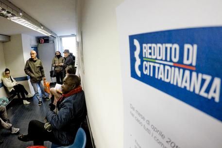 Reddito di cittadinanza, Inps : accolte 960 mila domande