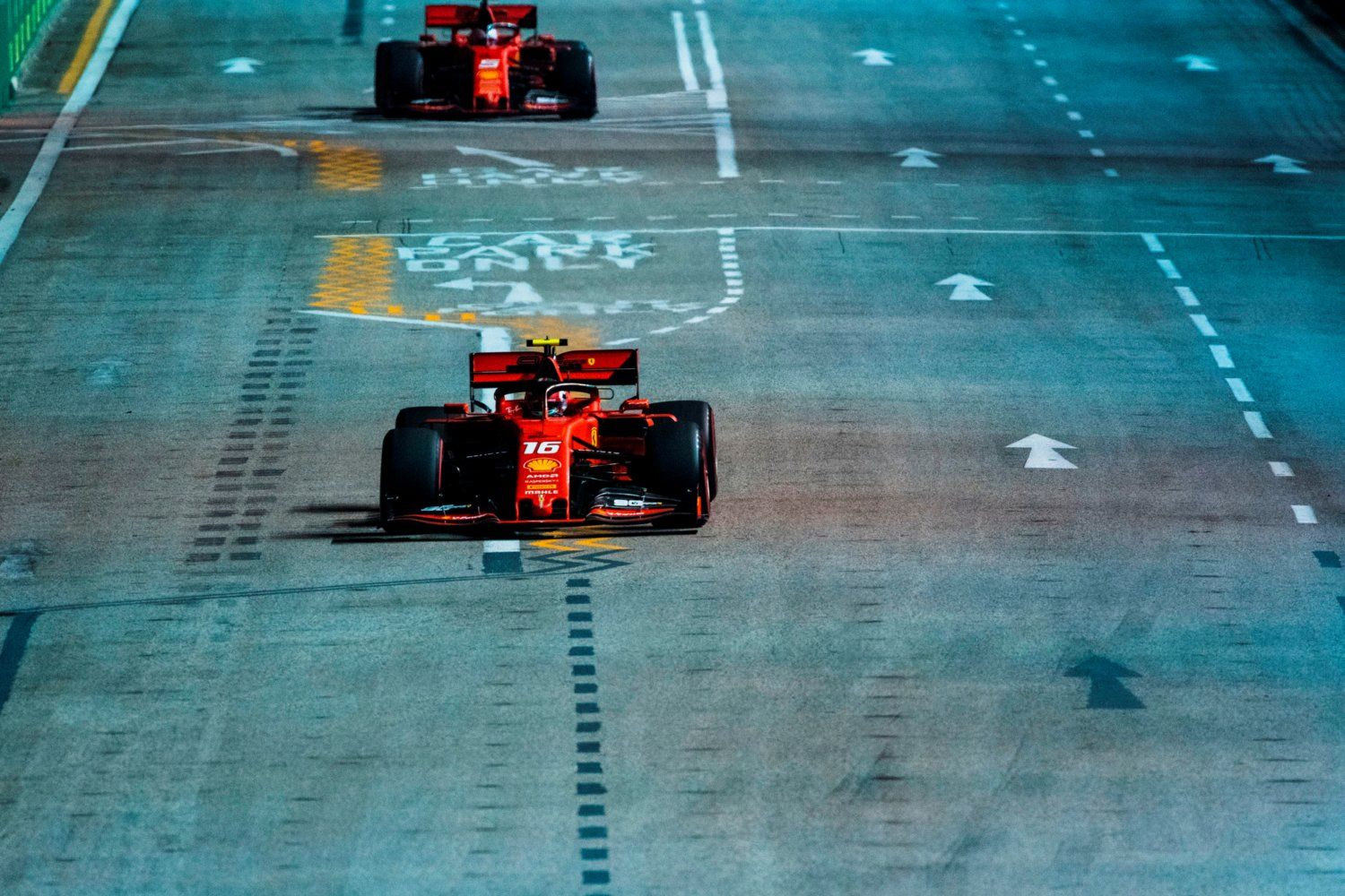 Gp Singapore, pole Leclerc su Hamilton